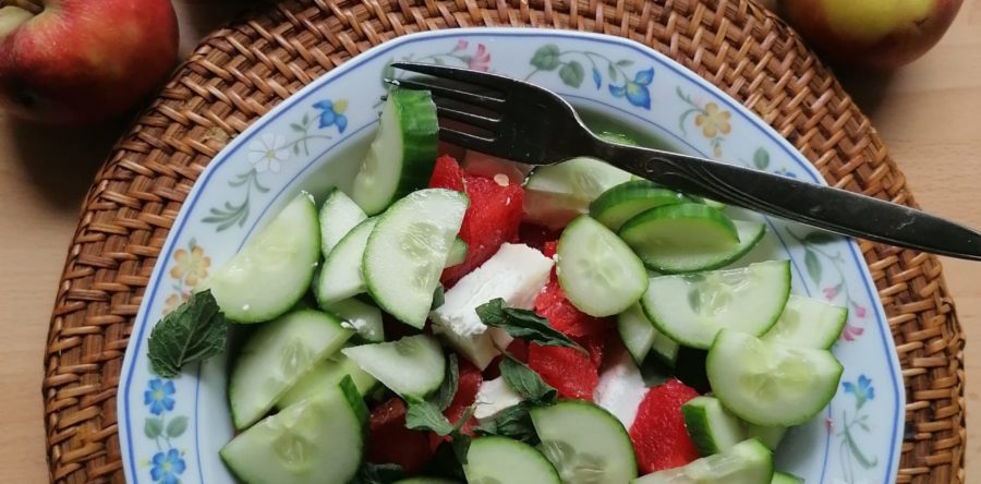 Rezept: Wassermelone, Ziegenkäse und Gurken Salat für das ganze Jahr